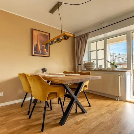 Cozy Penthouse With Large Курессааре